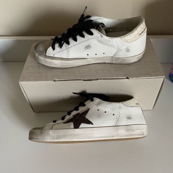 Golden Goose Shoes - ✨Women’s Golden Goose super-star classic Leather Sneaker 👟 size 6